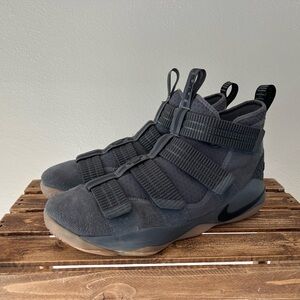 Nike Lebron Soldier 11 Basketball Shoes